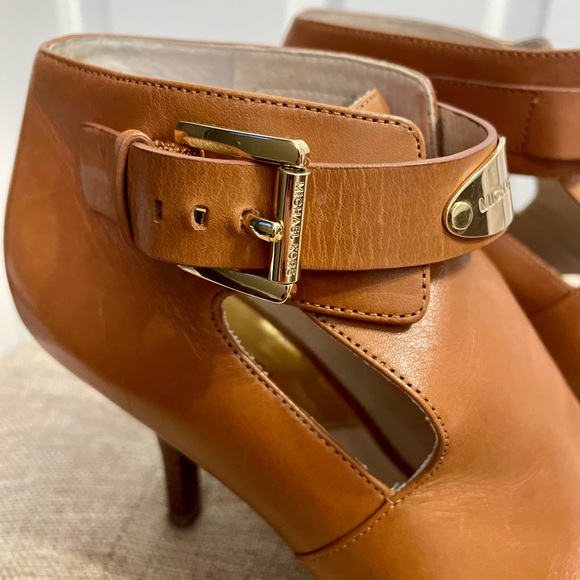 Michael kors pump heel - Picture 5 of 7